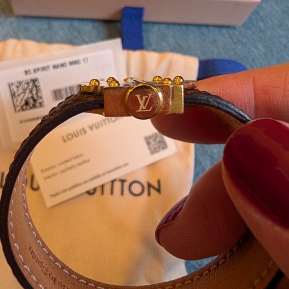 Louis Vuitton Spirit Nano leather bracelet-like new - Picture 9 of 13